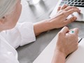 Αναδρομικές αυξήσεις σε εργαζόμενους συνταξιούχους